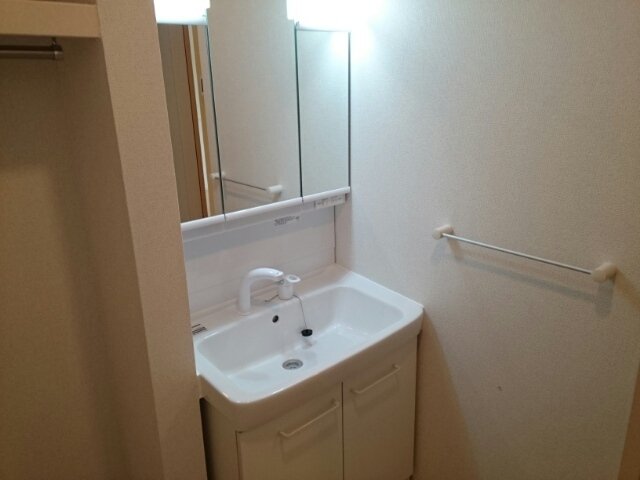 洗面設備　使いやすい洗面所です