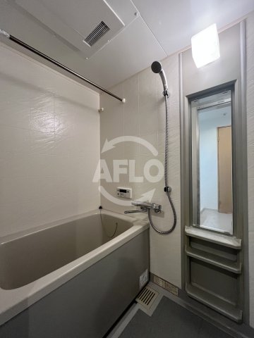 バス・シャワールーム　アルシェ江坂　浴室