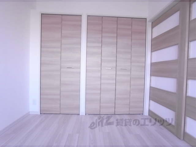 収納　洋室：収納