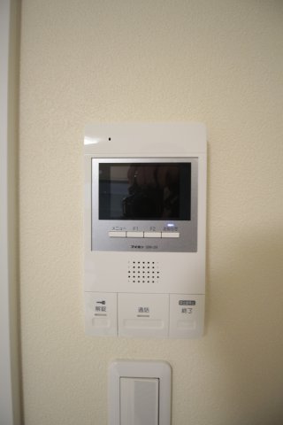 セキュリティ　TV付インターフォン付きなので、来訪者の確認ができます。