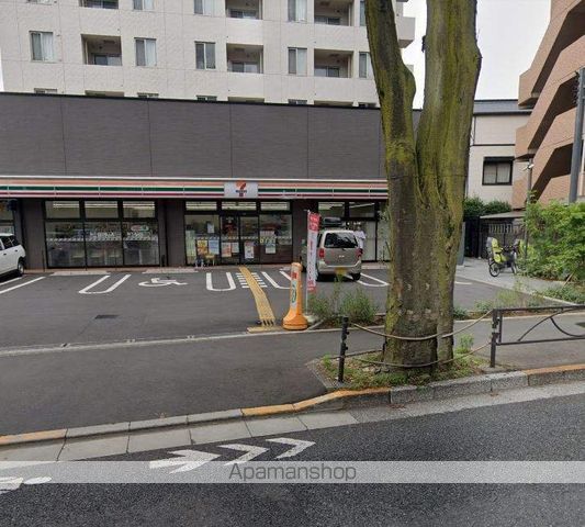 コンビニ　セブンイレブン（コンビニ）まで585m