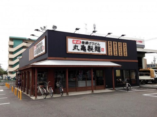 飲食店　丸亀製麺弥富（飲食店）まで879m