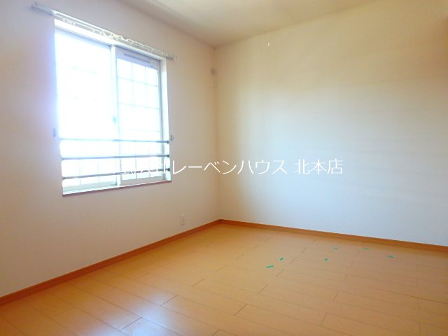 居室・リビング　同モデルの別物件参考写真です