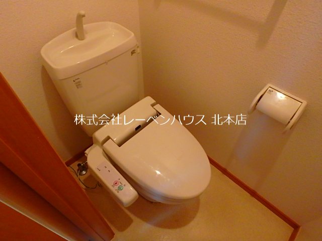 トイレ　同モデルの別物件参考写真です