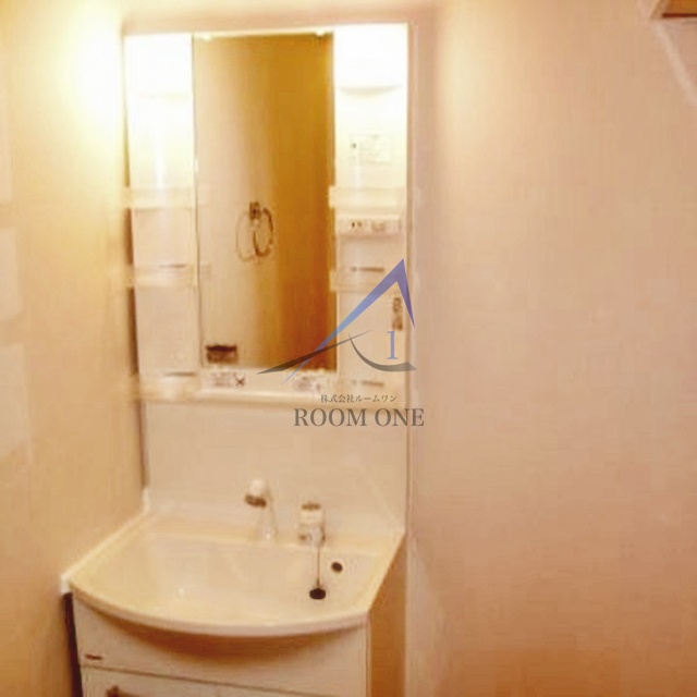 洗面設備　独立洗面台です。