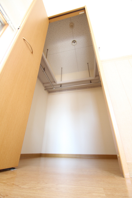 収納　ウォークインクローゼットになっています
