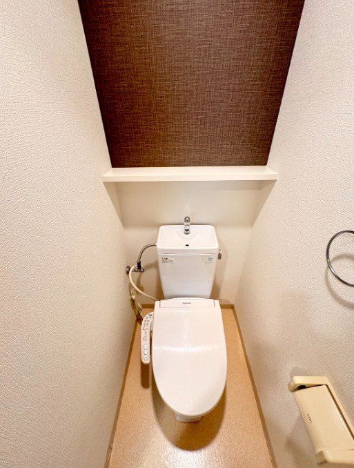 トイレ　※代表タイプの写真のため実際と異なる場合がございます