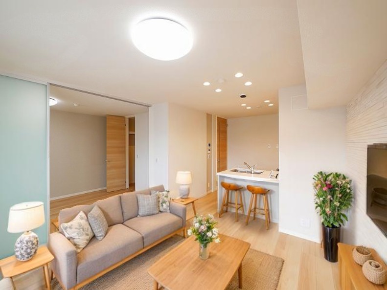 居室・リビング　CGで家具等を配置したもので家具等は含まれません。