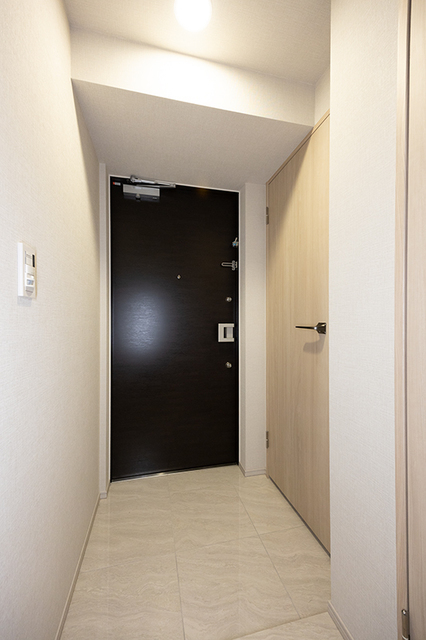 玄関　※写真は同タイプ住戸です。