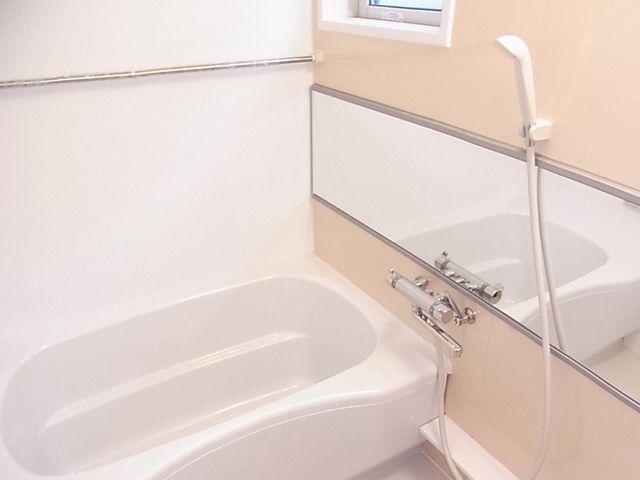 バス・シャワールーム　追い焚き機能付きバス