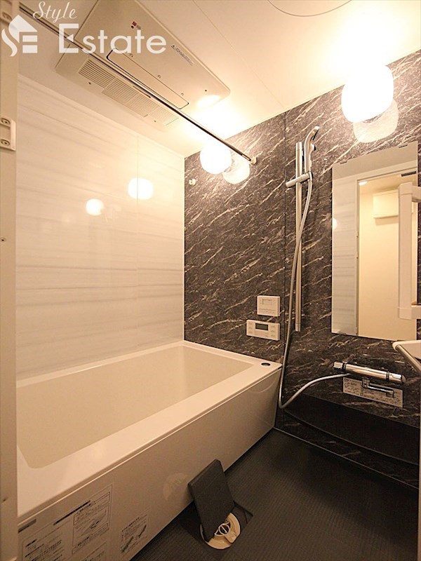 バス・シャワールーム　バスルーム