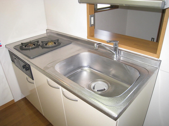 キッチン　同物件別号室のものです。