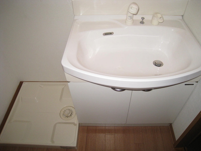 洗面設備　同物件別号室のものです。