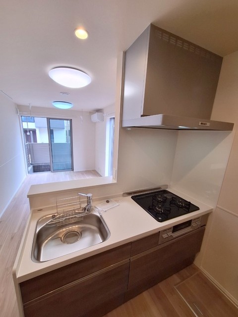 キッチン　★ガス3口グリル付きのシステムキッチン★