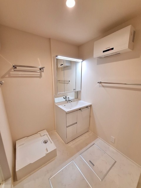 洗面設備　★3面鏡の独立洗面台★