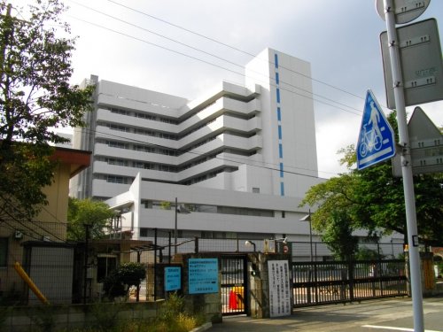 病院　自衛隊中央病院（病院）まで829m