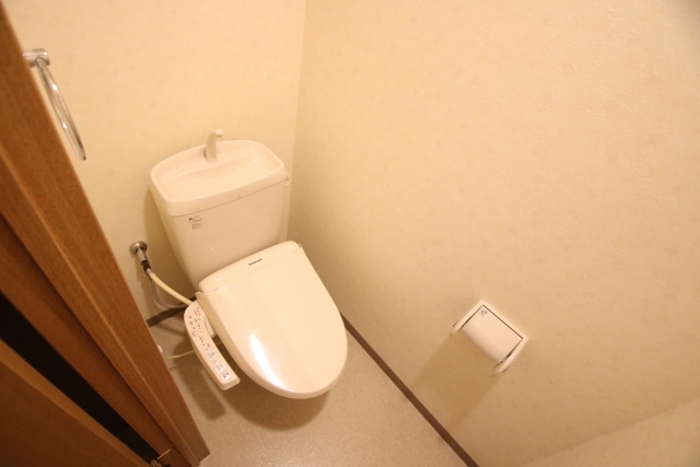 トイレ　※別室の参考写真の為、現況優先です。