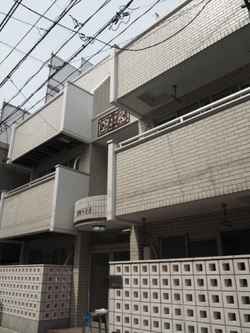 建物外観　鉄骨造りの外観♪