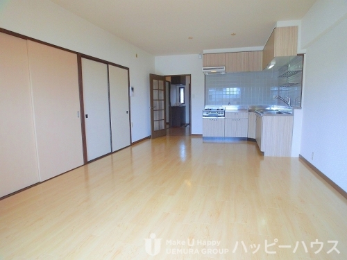 居室・リビング　参考写真（別部屋の写真の為、内装が異なる場合がございます）