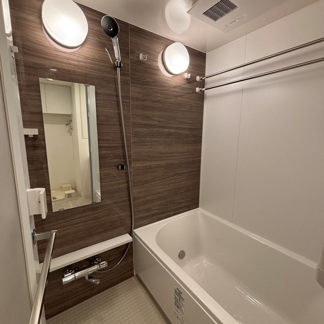 バス・シャワールーム　※写真は同タイプ住戸です。