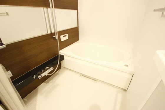 バス・シャワールーム　※掲載写真は同マンション別部屋参考写真となります。