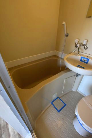 バス・シャワールーム　別号室の画像です。ご参考下さい。