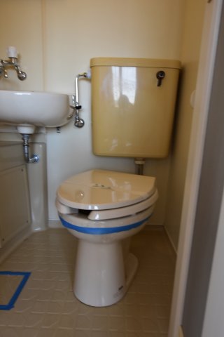 トイレ　別号室の画像です。ご参考下さい。