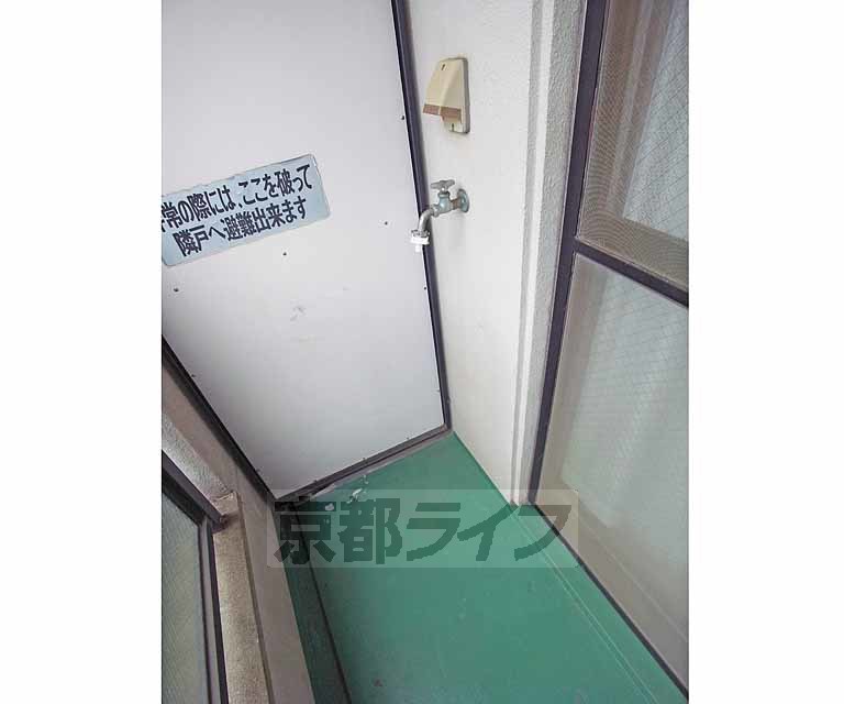 その他設備　バルコニーに洗濯機置けます。