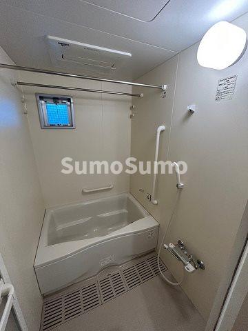 バス・シャワールーム　落ち着いた空間のお風呂です