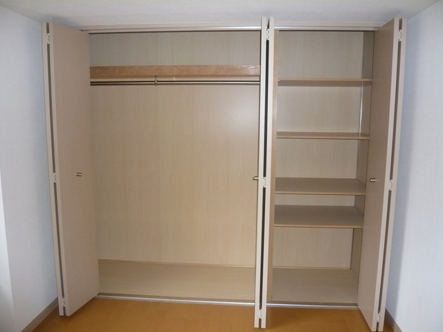 その他　御洋服もたっぷり収納できるクローゼットです♪