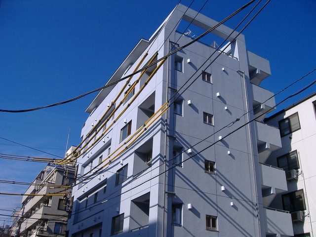 建物外観　ショッピングセンターも近くにあり、生活便利♪