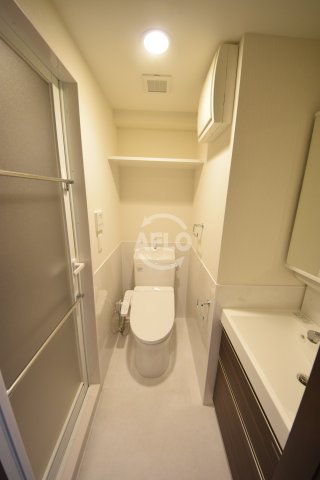 トイレ　TAT LYON TIMBER TOWN　ウォシュレット付き