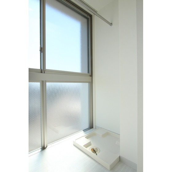 その他設備　サンルームに洗濯機置場