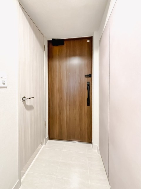 玄関　※写真は同タイプ住戸です。
