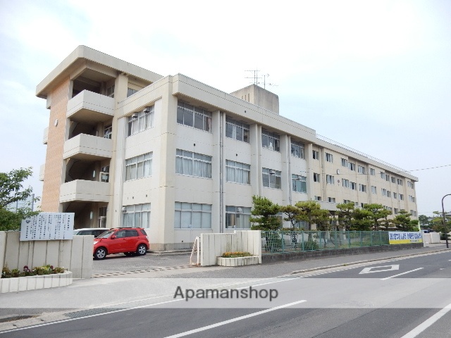 中学校　岡山市立芳田中学校（中学校）まで551m