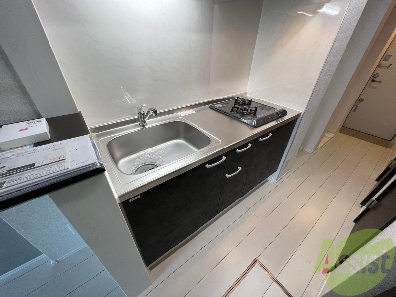 キッチン　一人暮らしには十分な大きさのキッチンですね。