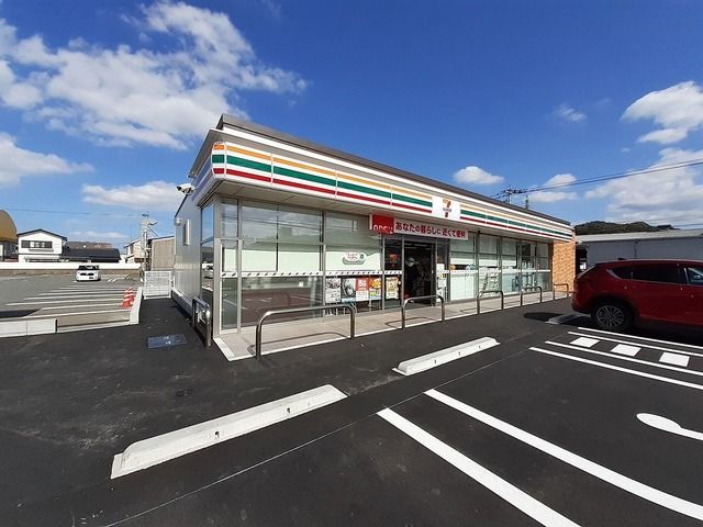 コンビニ　セブンイレブン（コンビニ）まで190m
