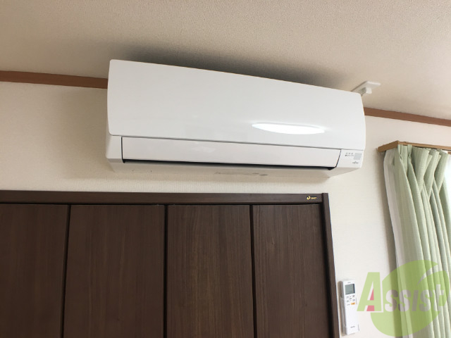 その他設備　リビングにエアコン設置してございます、暑い日も寒い日も快適に