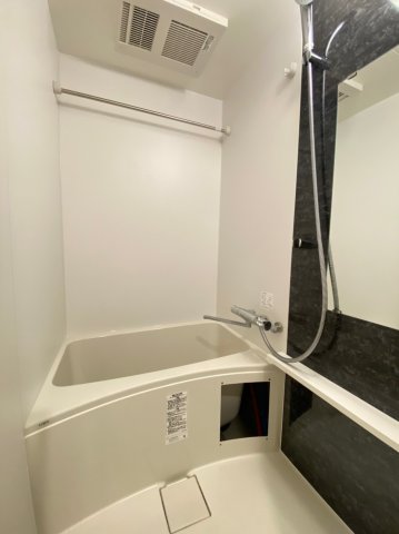 バス・シャワールーム　コンパクトで使いやすいお風呂です