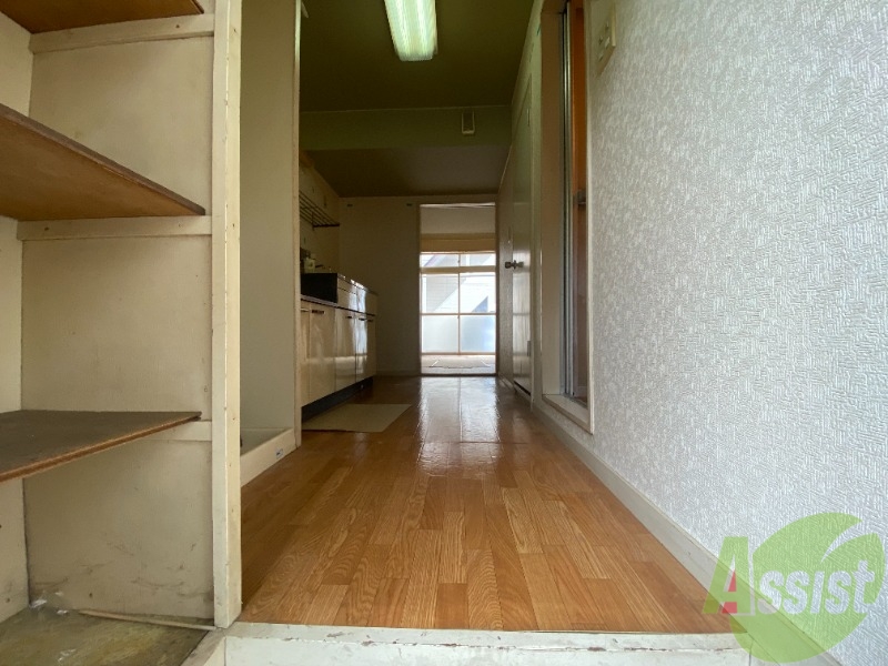 玄関　玄関でございます。毎日の出入りはこちらから。