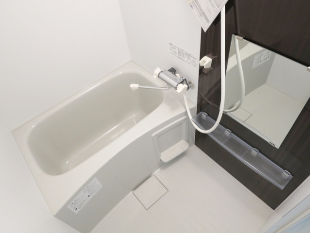 バス・シャワールーム　バスルームはこちらです。