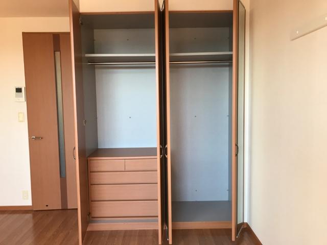 収納　クローゼット