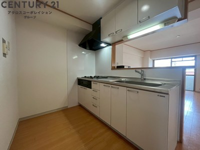 キッチン　3口コンロ付のシステムキッチン！