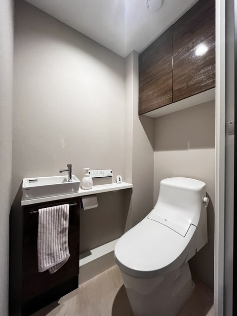 トイレ　トイレ