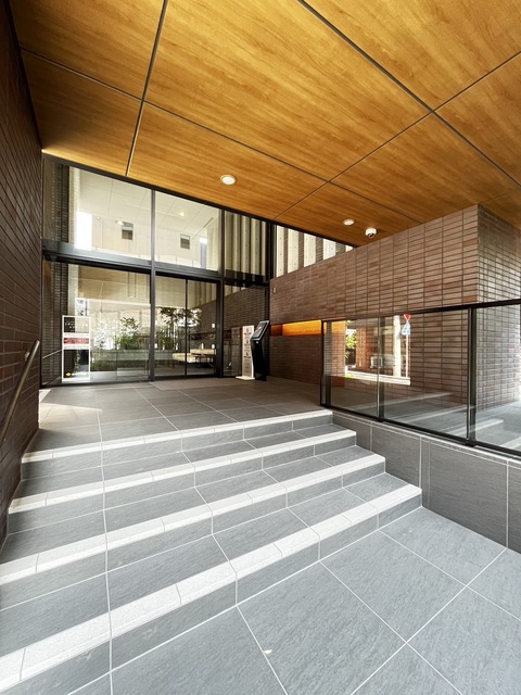 エントランス　エントランス