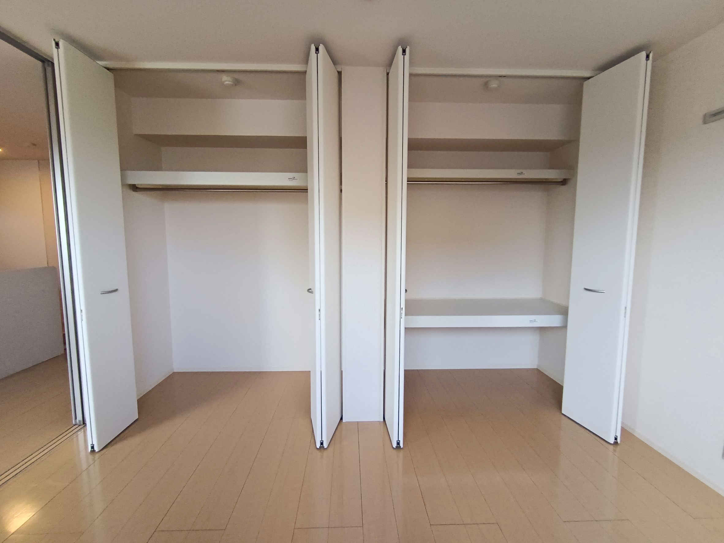 収納　南側洋室にはクローゼットが２つもあります☆全居室収納♪