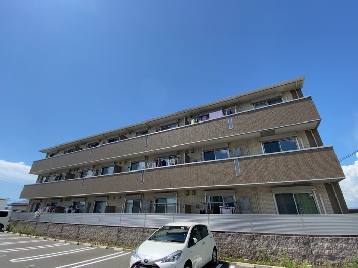 建物外観　設備充実の３LDK角部屋☆日当たり＆風通し＆見晴らし良好♪
