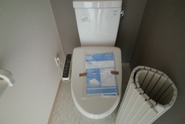 トイレ　温水洗浄便座