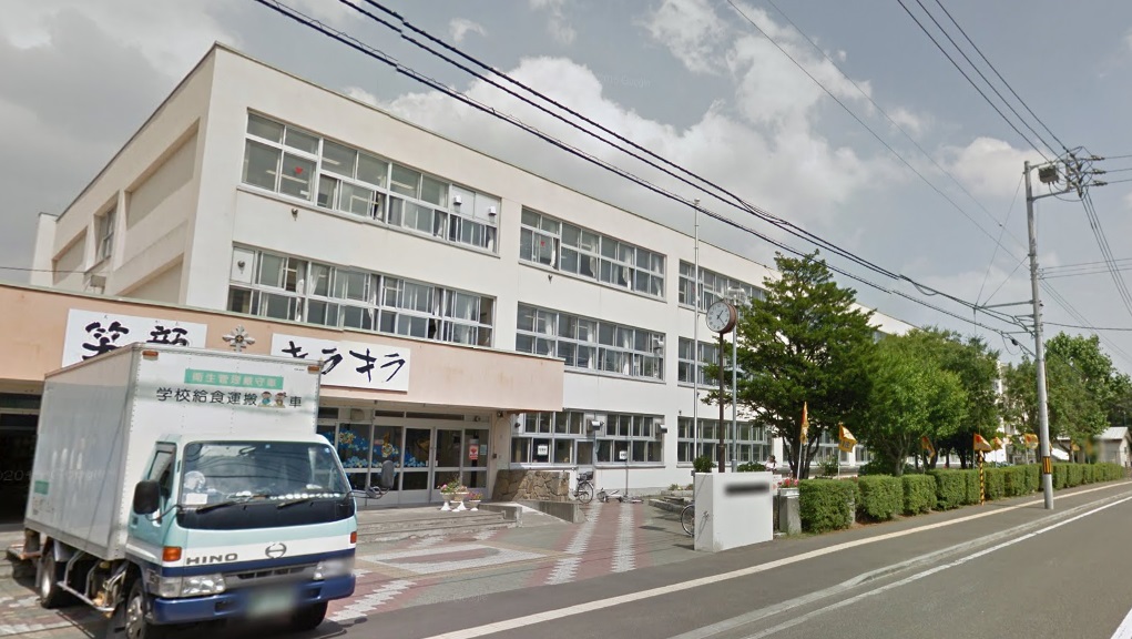 小学校　札幌市立二十四軒小学校（小学校）まで301m