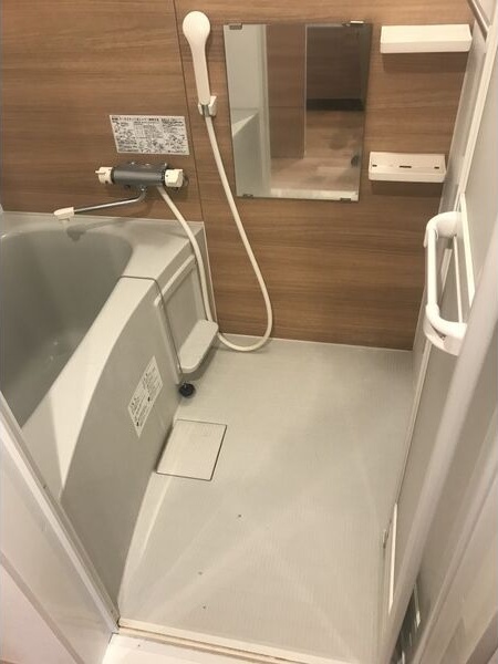 バス・シャワールーム